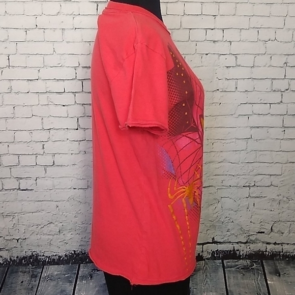 Marvel Spiderman SZ Juniors XL Red T Shirt Face City Background Spiderweb Comic - Picture 2 of 9